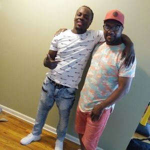 Meet your Posher, Aki